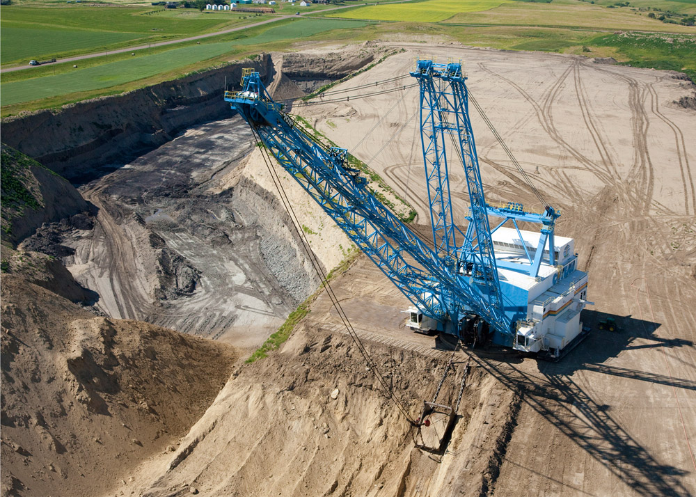 Freedom Mine dragline in action