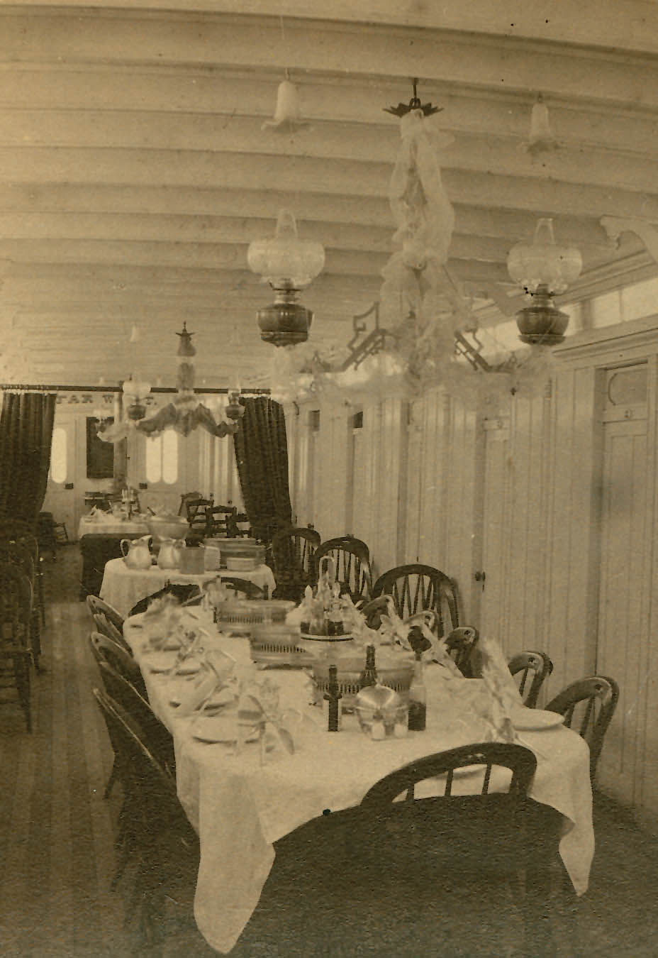 Red River and Missouri River steamboats sometimes included fancy dining rooms