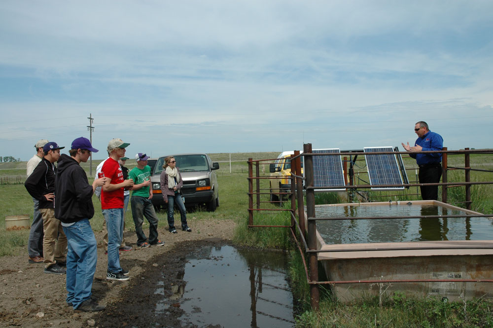 Tom Jespersen, energy advisor for Verendyre Electric teaches a group of high school students