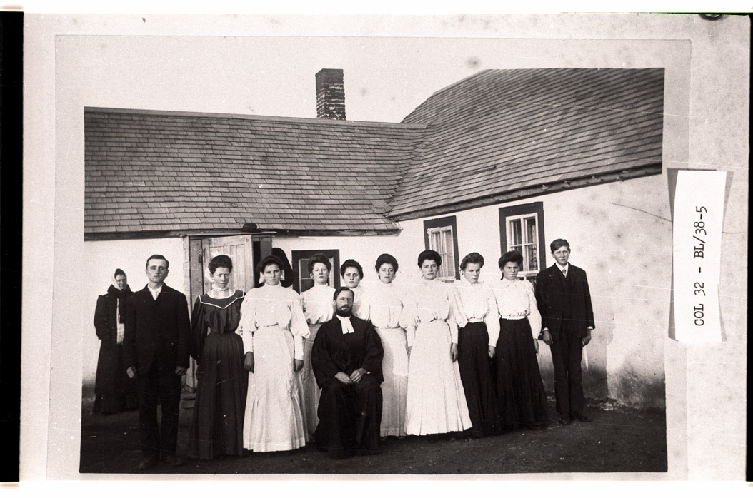 0032-BL-38-05 Confirmation Class of 1907, Langandahl Lutheran Church, near Arena